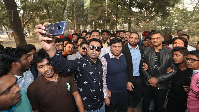 Leaders of Bangladesh Chhatra League (BCL) and Jatiyatabadi Chhatra Dal (JCD) join a meeting on DUCSU polls at the office of the vice -chancellor (VC) on Monday. Photo: Sajid Hossain