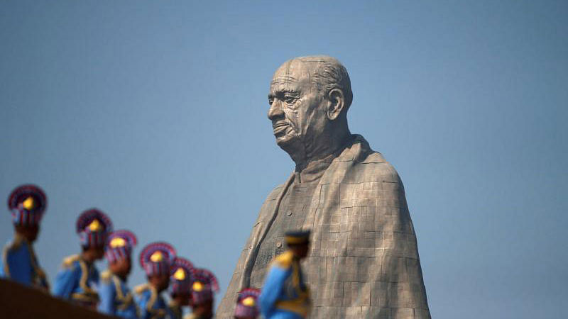 Police officers stand near the `Statue of Unity` portraying Sardar Vallabhbhai Patel, one of the founding fathers of India, during its inauguration in Kevadia, in the western state of Gujarat, India, 31 October 2018. Photo: Reuters