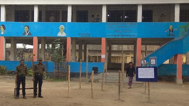 No voters are seen at Ghorabanda Government Primary School centre in Manoharpur union in Palashbari upazila. Photo: Shahabul Shahin