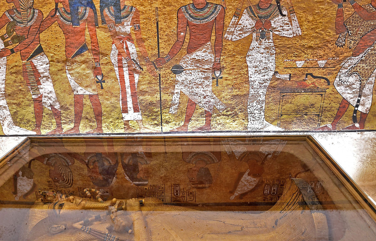 This picture taken on 31 January, 2019 shows the golden sarcophagus of the 18th dynasty Pharaoh Tutankhamun (1332–1323 BC), displayed in his burial chamber in his underground tomb (KV62) in the Valley of the Kings on the west bank of the Nile river opposite the southern Egyptian city of Luxor (650 kilometres south of the capital Cairo). Photo: Reuters