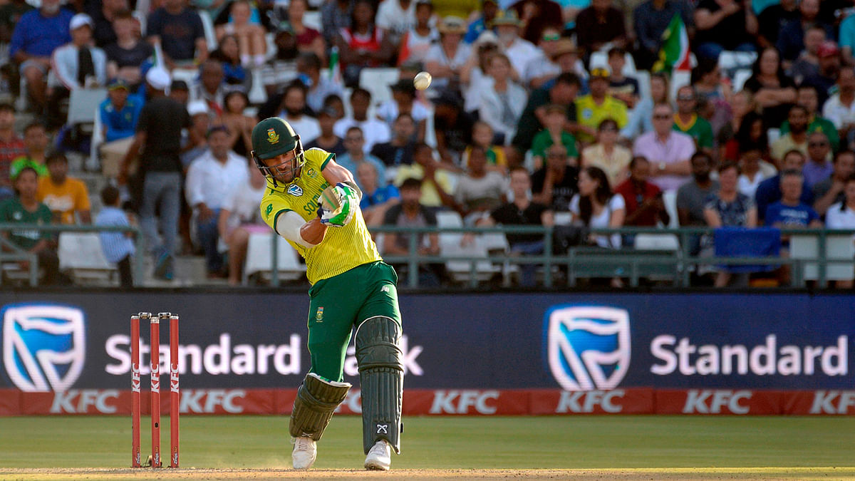 South Africa`s Faf du Plessis plays a shot during the first T20 cricket match betwen South Africa and Pakistan at Newlands Stadium in Cape Town on 1 February, 2019. Photo: AFP