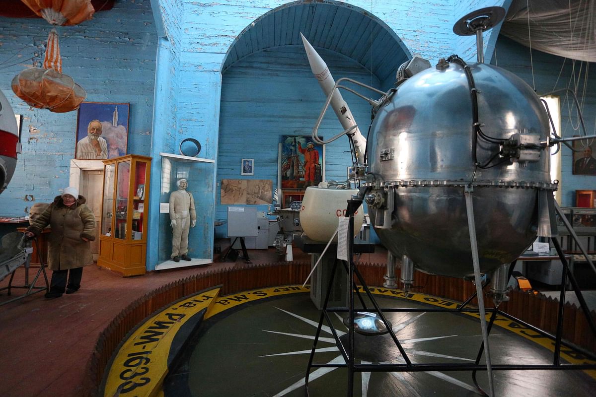 A guide waits for visitors at the space museum located in Saint Paraskeva church in Pereyaslav-Khemlnytsky, a small town some 80 kilometers southeast of Kiev on 11 January 2019. Photo: AFP