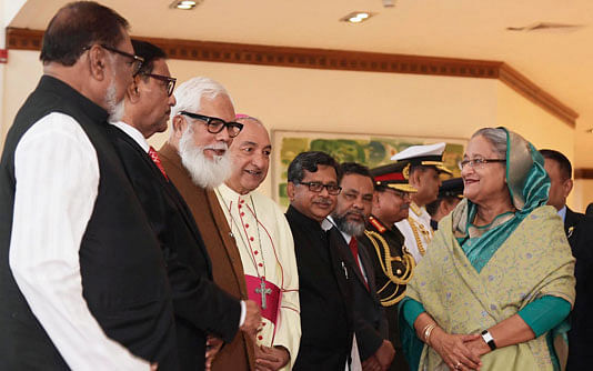 Ministers, advisers to the prime minister, cabinet secretary, chiefs of the three services, the dean of the diplomatic corps and high civil and military officials sees off prime minister Sheikh Hasina at Hazrat Shahjalal International Airport, Dhaka on Thursday. Photo: BSS