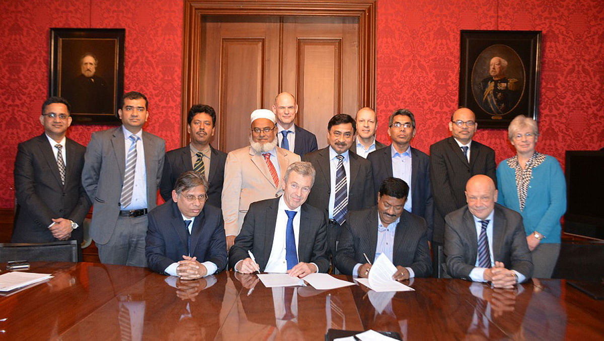 The ministry of water resources of Bangladesh signed two MoUs with Dutch institutions on capacity building of the water sector of Bangladesh on Wednesday in the Netherlands. Photo: Prothom Alo