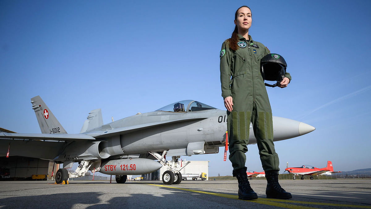 First Lieutenant Fanny Chollet, the first woman to fly an F / A-18 Hornet fighter in Switzerland poses during a press conference on 19 February 2019 at Payerne Air Base. Photo: AFP