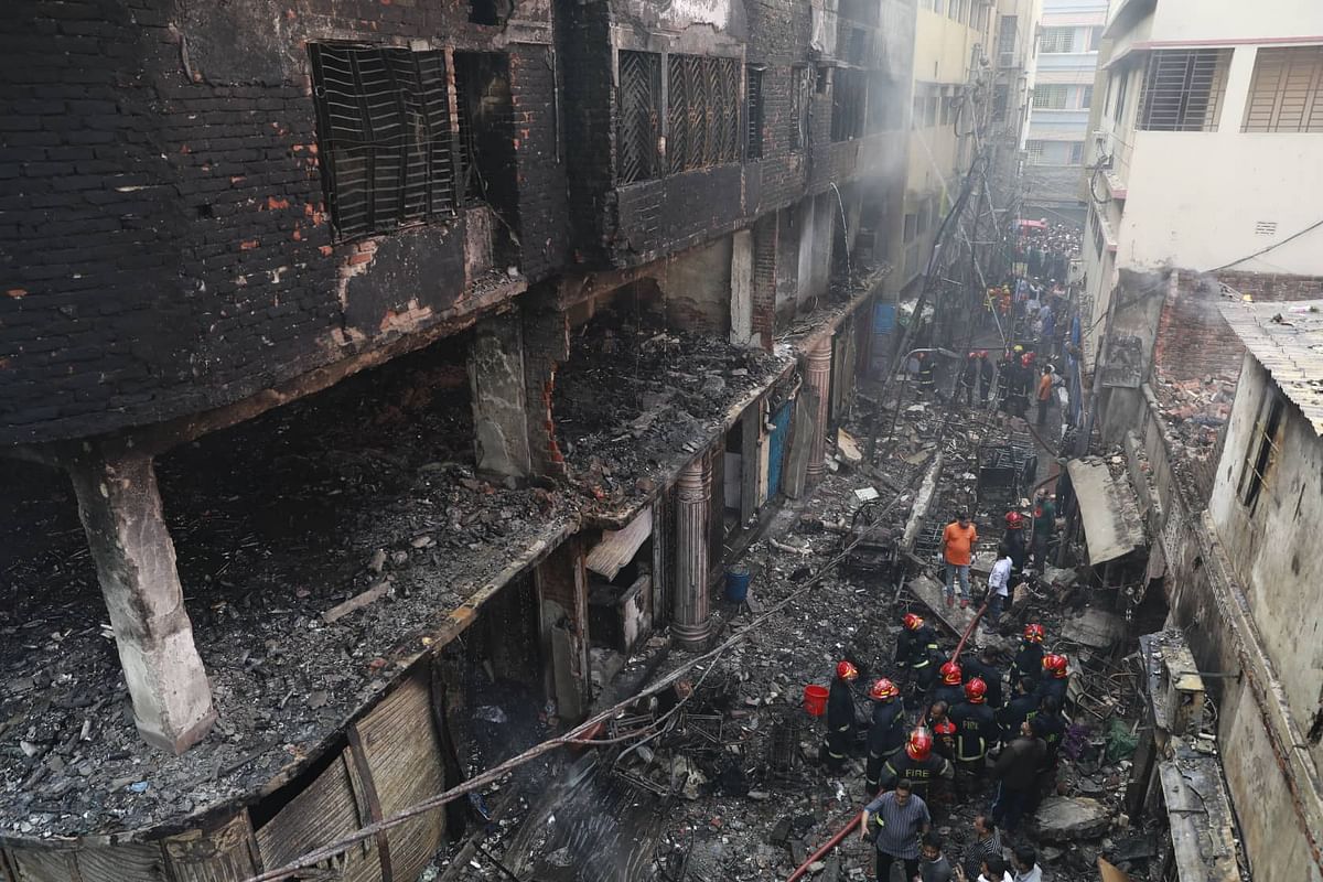 The burnt building is photographed in the morning. Photo: Prothom Alo