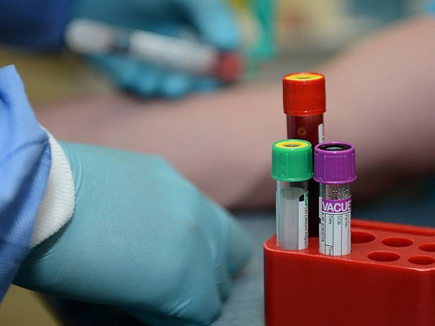 Researchers are working on a blood test that could be able to detect risk of spontaneous pre-term delivery. The collected photo has been used symbolically.