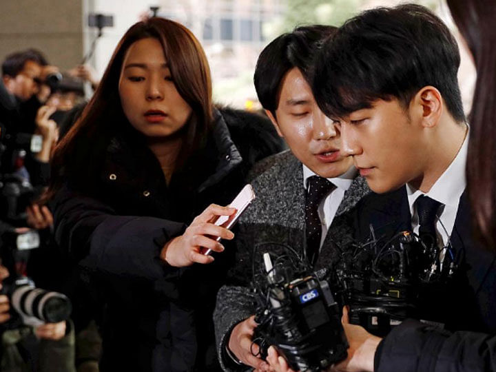 Seungri, a member of South Korean K-pop band Big Bang, arrives to be questioned over a sex bribery case at the Seoul Metropolitan Police Agency in Seoul, South Korea, on 14 March 2019. -- Photo: Reuters