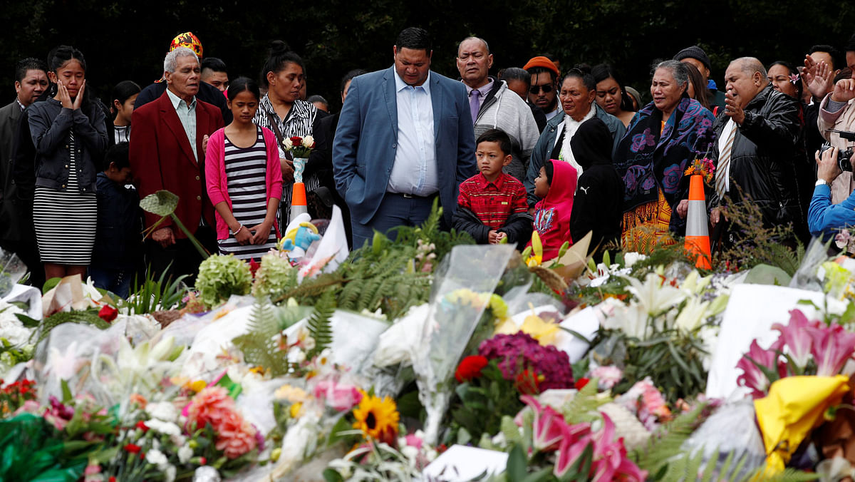 Members of the Maori community sing outside Masjid Al Noor mosque, in memory of the victims of the mosque shootings, in Christchurch, New Zealand, on 17 March 2019. Photo: Reuters