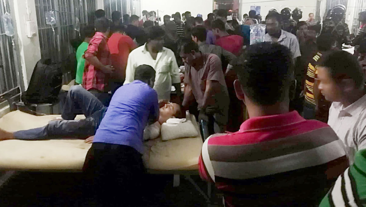The injured undergo treatment at a hospital after the gun attack in Baghaichhari on Monday, 18 Mar, 2019. Photo: UNB
