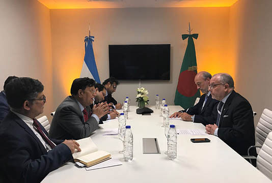 Bangladesh foreign minister AK Abdul Momen holds a meeting with Argentina foreign minister Jorge Marcelo Faurie in Buenos Aires on Thursday. Photo: BSS