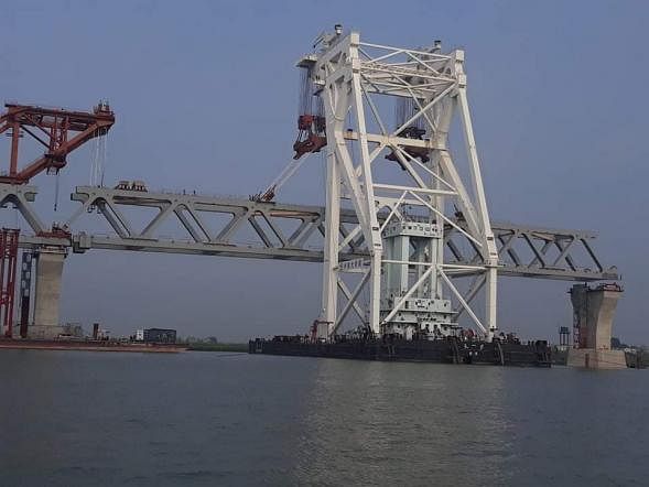 The ninth span of the Padma bridge has been installed on Pillar No. 34 and 35 on Friday, 22 March, 2019. Photo: Satyajit Ghosh
