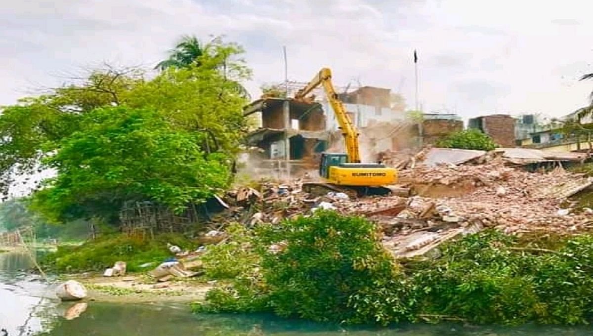 As many as 29 more illegal structures on Turag banks have been demolished. Photo: UNB
