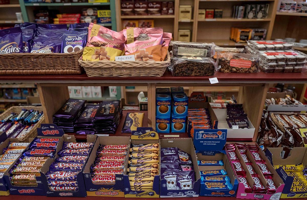 A picture taken on 27 March 2019 shows British-made confectionery displayed at the “Broken English” shop, which sells British goods in Berlin`s leafy district of Kreuzberg. Photo: AFP