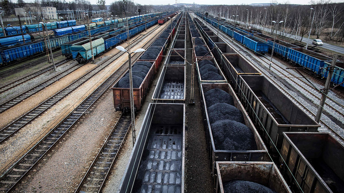 A picture taken on 15 March 2019 shows wagons loaded with coal on a side track at Towarowy station in the southern Polish coal mining town of Rybnik, ranked among the top three most polluted places in the European Union. Photo: AFP