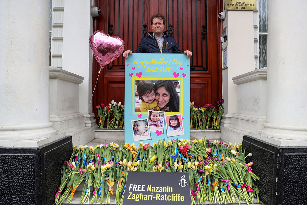 Richard Ratcliffe, husband of British-Iranian dual national Nazanin Zaghari-Ratcliffe, poses for a photograph after delivering a Mother`s Day card and flowers to the Iranian Embassy in London, Britain 31 March, 2019. Photo: Reuters