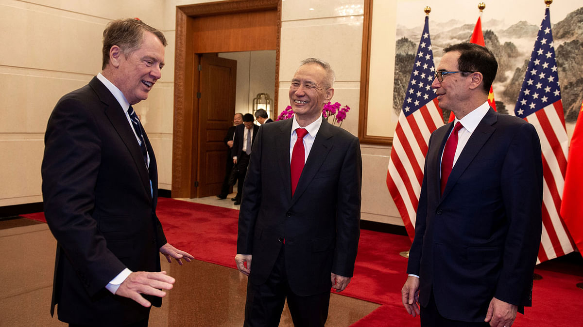 China`s Vice Premier Liu He (C) talks with US Treasury Secretary Steven Mnuchin (R) and US Trade Representative Robert Lighthizer (L) at Diaoyutai State Guesthouse in Beijing on 29 March 2019. Photo: Reuters
