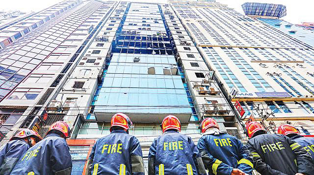 Firefighters took position in front of the FR Tower in Dhaka`s Banani where 26 people were killed on 28 March in a deadly fire. File photo
