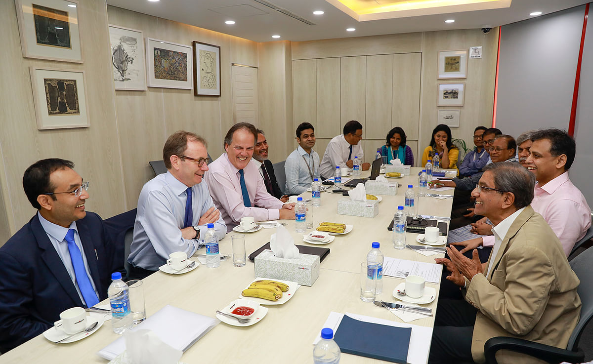 UK Minister of State for the Foreign and Commonwealth Office (Asia and Pacific Affairs) Mark Field exchanges views with Prothom Alo editor Matiur Rahman and senior journalists at Karwan Bazar office on Saturday, 6 April, 2019. Photo: Shuvra Kanti Das