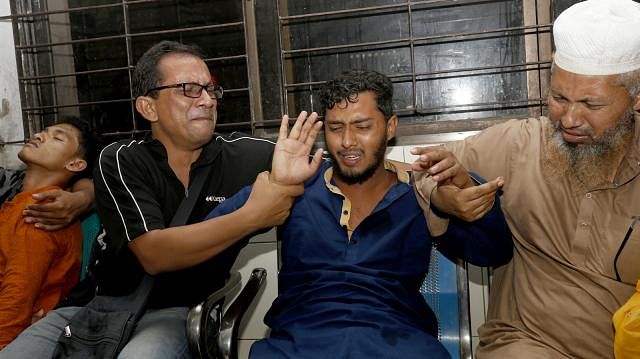 Relatives break down in tears after Feni madrasa girl Nusrat Jahan Rafi dies at Dhaka Medical College Hospital on Wednesday. Photo: Hasan Raja