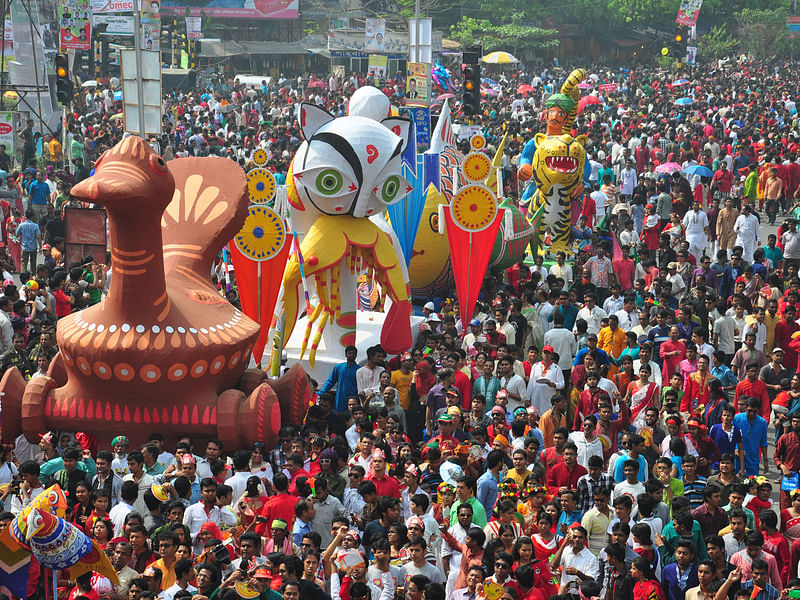 Mongol Shovajatra will be brought out from Dhaka University (DU) fine arts faculty to mark Pahela Baishakh. Photo: Prothom Alo