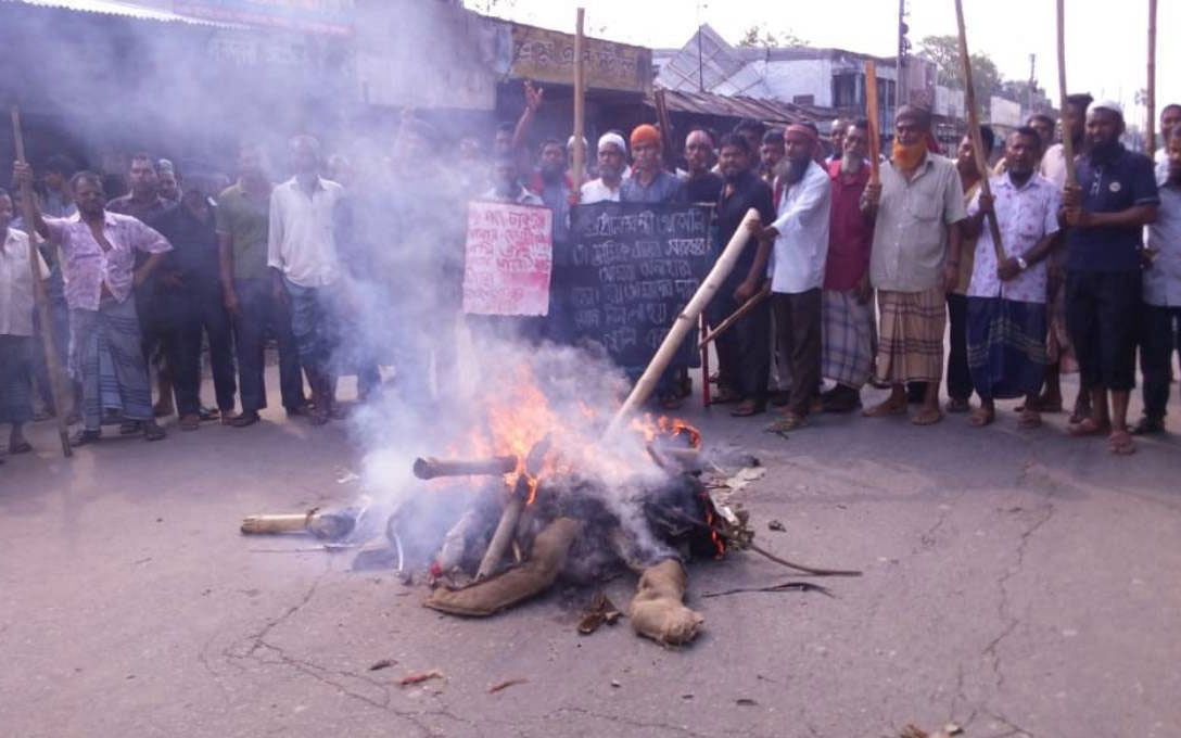 Workers of state-owned jute mills in Khulna region start a 96-hour strike on Monday, 15 April 2019. Photo: UNB