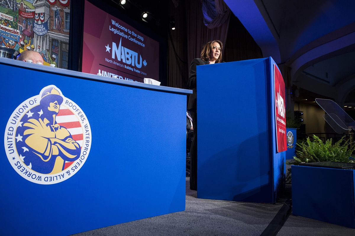 Sen. Kamala Harris (D-CA) speaks during the North American Building Trades Unions Conference at the Washington Hilton 10 April 2019 in Washington, DC. Photo: AFP