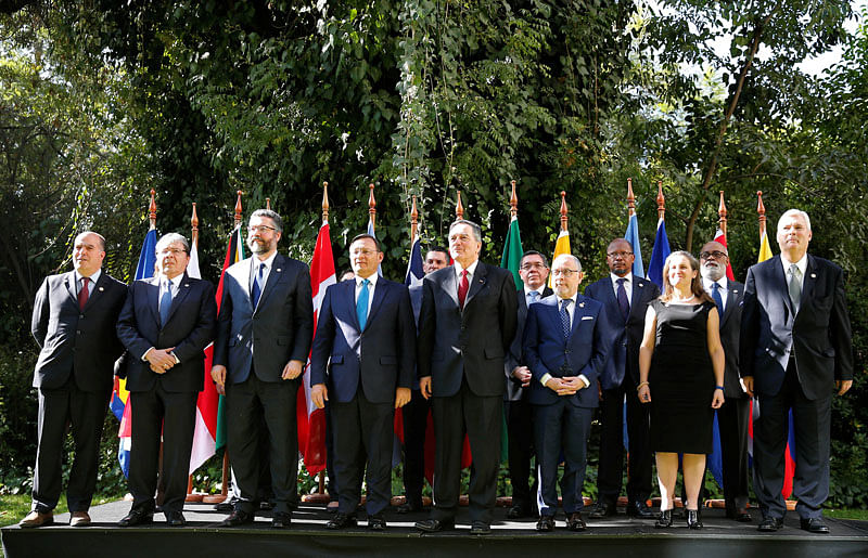 Leaders pose for an official picture of Lima Group meeting in Santiago, Chile on 15 April 2019. Photo: Reuters