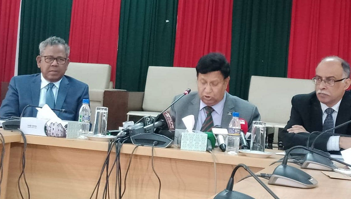Foreign Minister AK Abdul Momen briefs journalists at the foreign ministry on Thursday, 18 April 2019. Photo: UNB