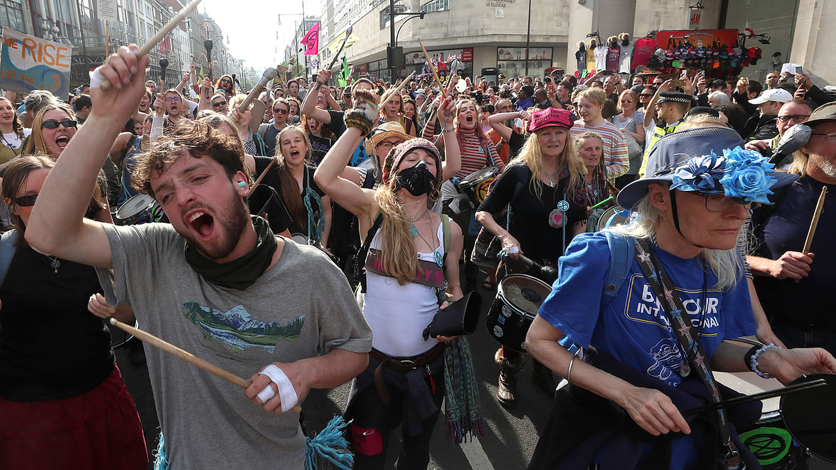 Climate change activists attend the Extinction Rebellion protest at Oxford Circus in London, Britain on 18 April 2019. Photo: Reuters