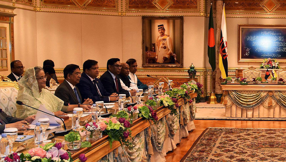 Prime minister Sheikh Hasina at the banquet at Royal Palace, Brunei hosted by Sultan of Brunei Haji Hassanal Bolkiah. Photo: UNB