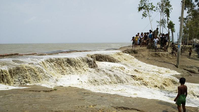 Tidal surge hits Maheshkhali, Cox`s Bazar on 4 May, 2019. Photo: Ruhul Boyan