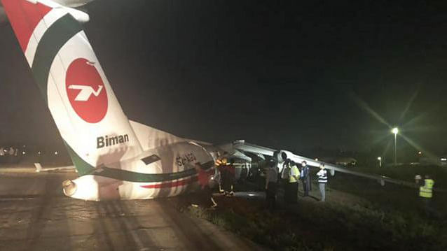 Dash-8 airliner of Biman Bangladesh Airlines after it crash landed at Yangon airport. Photo: Collected
