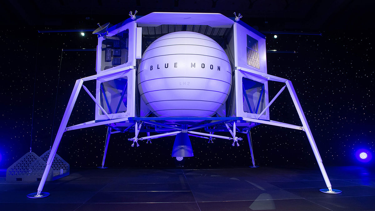 Blue Moon, a lunar landing vehicle, is seen after being announced by Amazon CEO Jeff Bezos during a Blue Origin event in Washington, DC, 9 May  2019. Photo: AFP