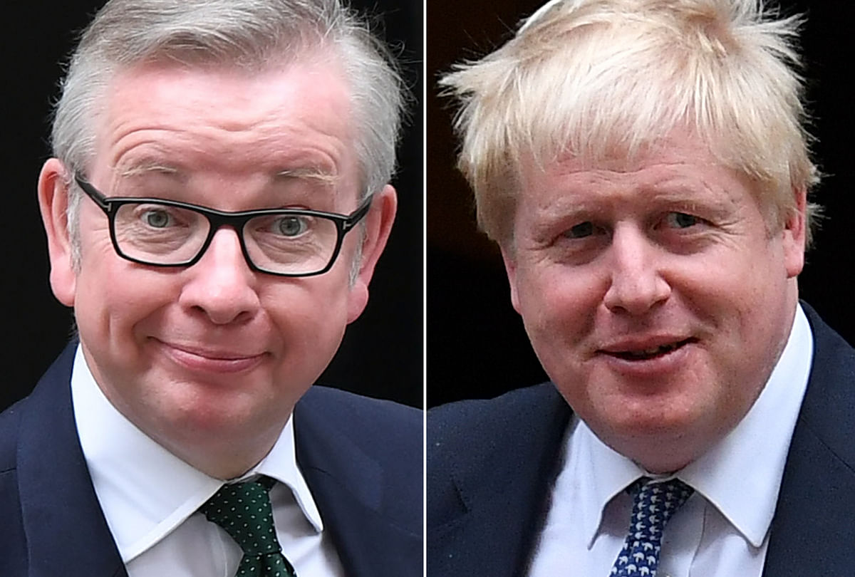 A combination of pictures created in London on 26 May 2019 shows recent pictures of declared contenders to replace Britain`s prime minister Theresa May when she resigns on 7 June: Britain`s environment, food and rural affairs secretary Michael Gove (L) and former foreign secretary Boris Johnson (R) both pictured leaving 10 Downing Street, central London. Photo: AFP