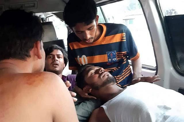 At least 20 people, including VP of Dhaka University Central Students` Union (DUCSU) Nurul Haque, were injured in an attack reportedly by BCL men in the Bogura town on Sunday afternoon.
