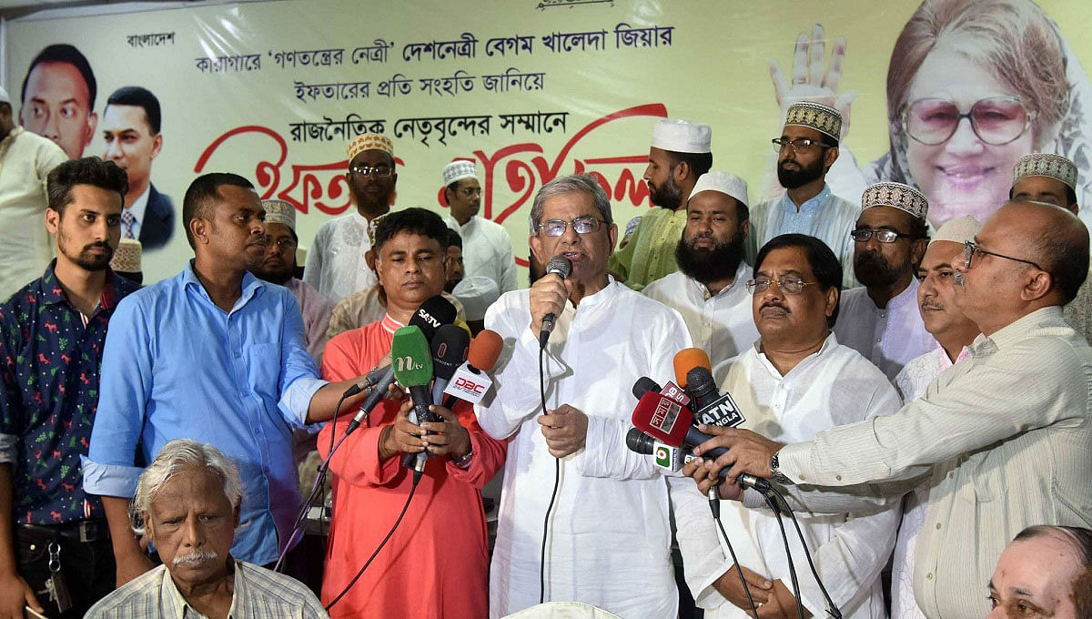 BNP secretary general Mirza Fakhrul Islam Alamgir speaks to the reporters at Ladies Club in the capital on Tuesday. Photo: UNB