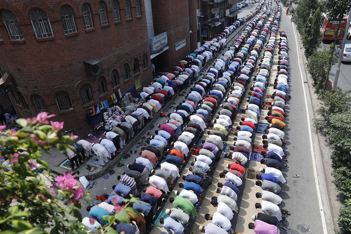 Muslim devotees offer prayers at a Sobhanbagh mosque in Dhaka during Jumatul Wida, during the holy fasting month of Ramadan on Friday. 31 May 2019. Photo: Sabina Yesmin