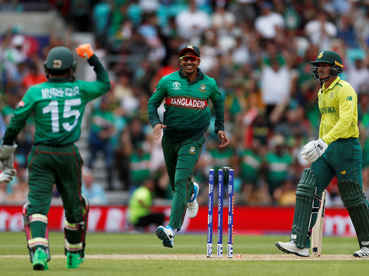 Bangladesh`s Mushfiqur Rahim celebrates taking the wicket of South Africa`s Quinton de Kock by run out during the match between South Africa v Bangladesh in the ICC Cricket World Cup at Kia Oval, London, Britain on 2 June 2019. Photo: Reuters