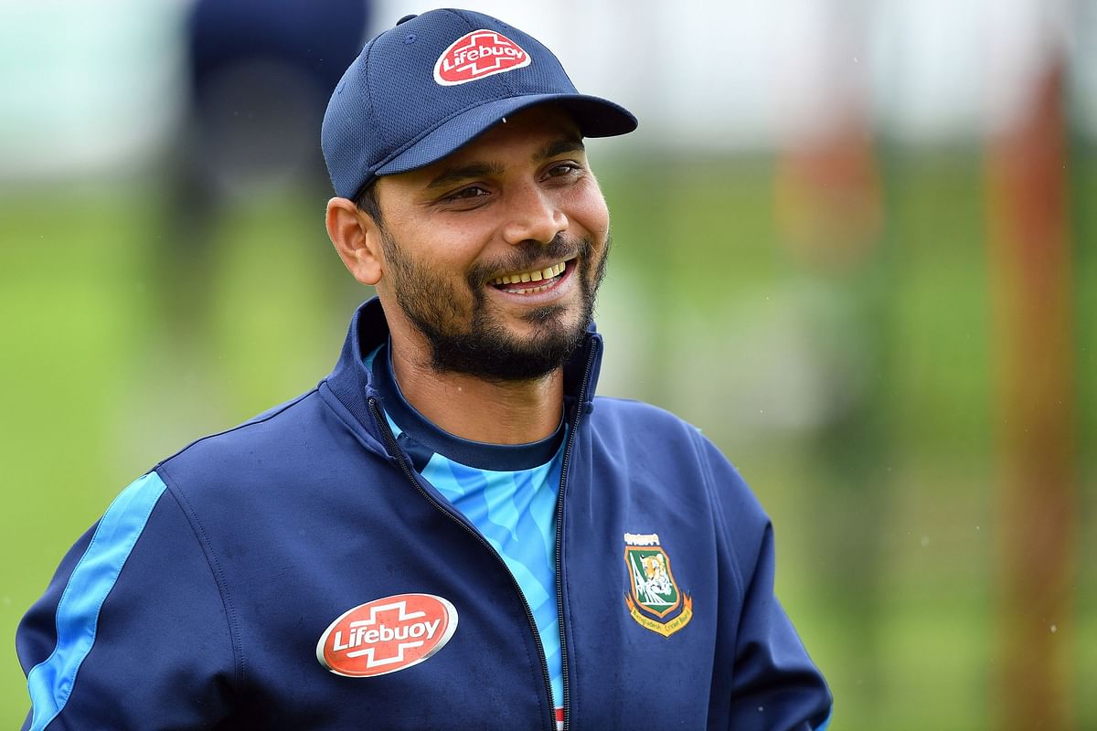 Bangladesh`s captain Mashrafe Mortaza smiles during a training session at The County Ground in Taunton, south-west England, on 16 June, 2019, ahead of their 2019 World Cup match against West Indies. Photo: AFP