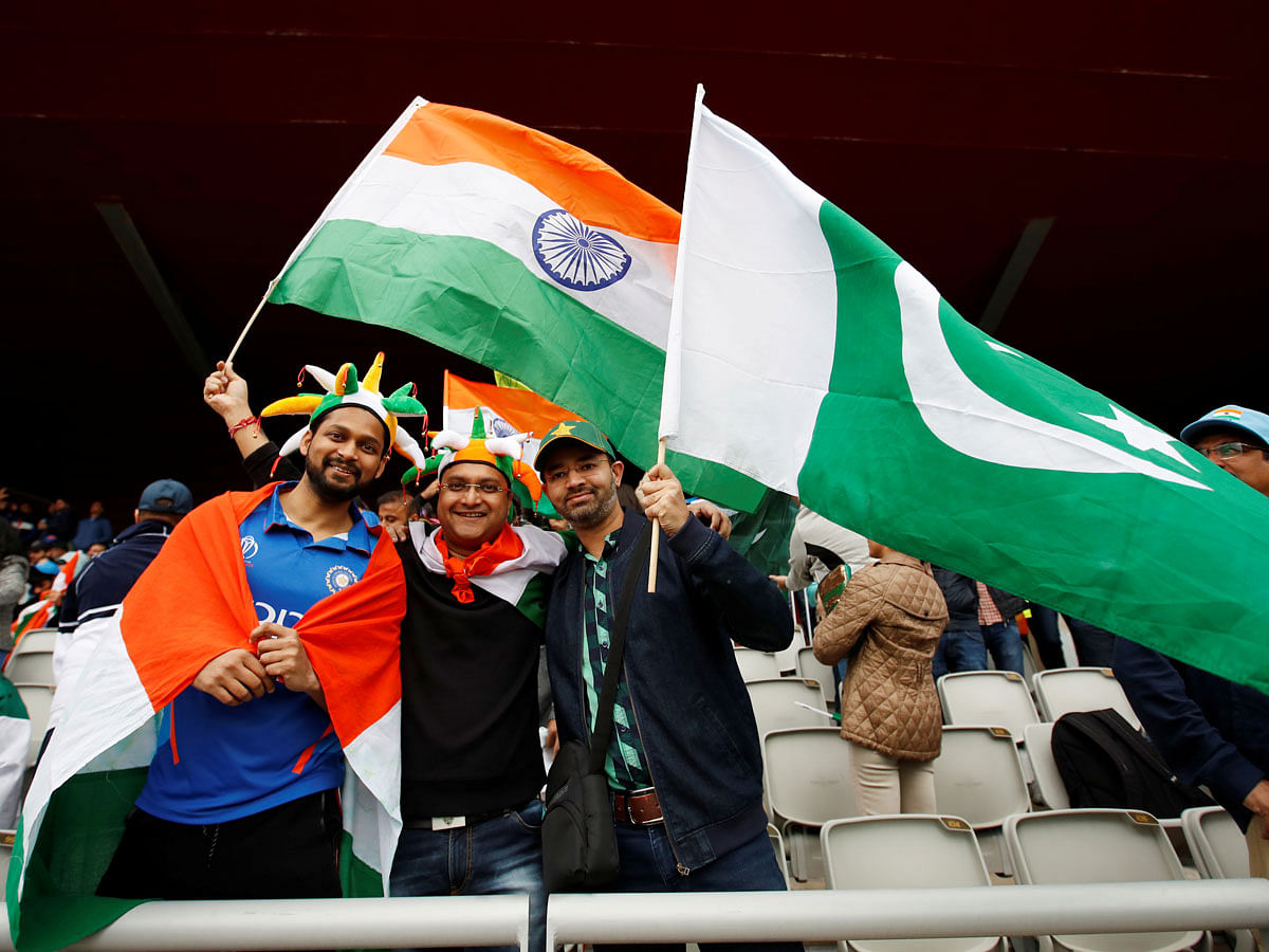 India and Pakistan fans in India-Pakistan match at the Emirates Old Trafford, Manchester, Britain on 16 June, 2019. Photo: Reuters