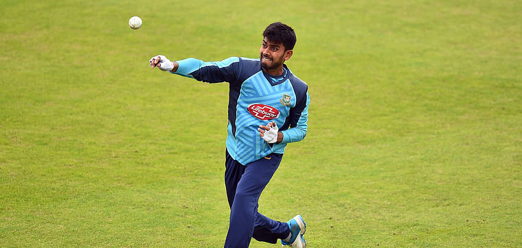 Bangladesh`s Mehidy Hasan Miraz takes part in a training session at the Rose Bowl in Southampton, southern England, on 23 June, 2019, ahead of their match of the 2019 Cricket World Cup against Afghanistan. Photo: AFP