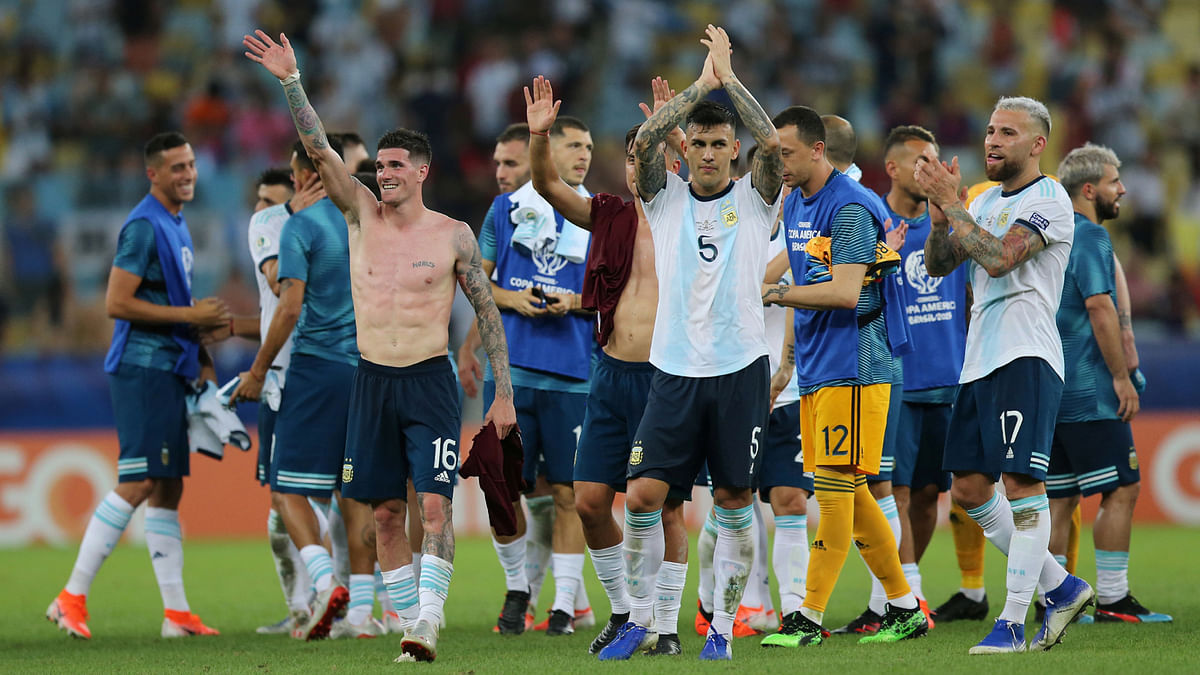 Argentina players applaud fans after the Copa America Brazil 2019 Quarter Final match against Venezuela at Maracana Stadium, Rio de Janeiro, Brazil on 28 June 2019. Photo: Reuters