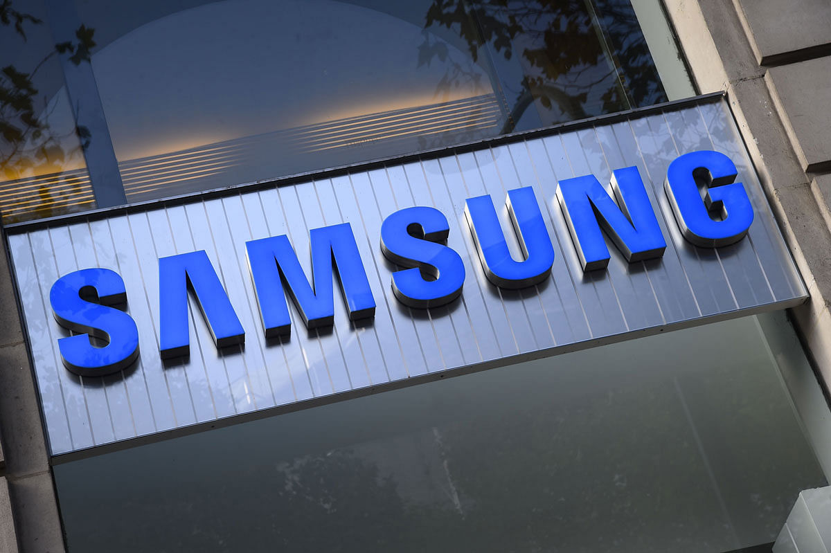 This file photo taken on 11 October 2016 shows the Samsung store in Paris. Samsung Electronics France was charged in April 2019 with `deceptive marketing practices`. Photo: AFP