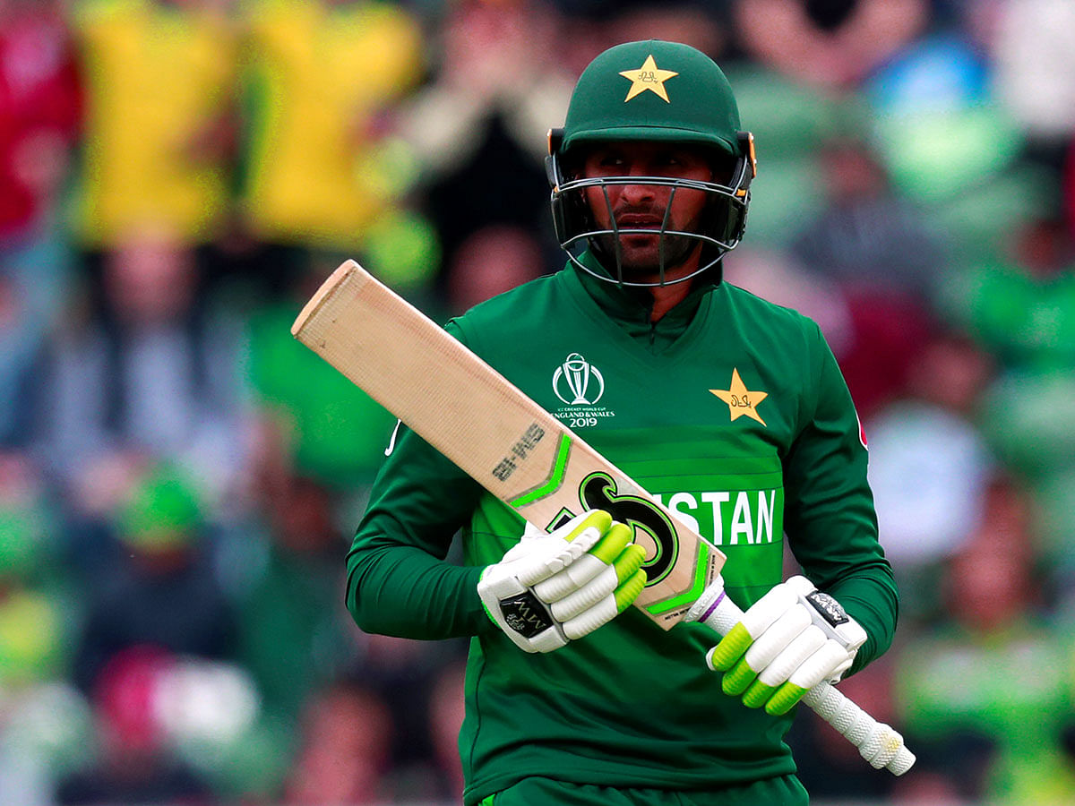 Pakistan`s Shoaib Malik reacts after losing his wicket in the ICC Cricket World Cup match against Australia at The County Ground, Taunton, Britain on 12 June 2019. Photo: Reuters