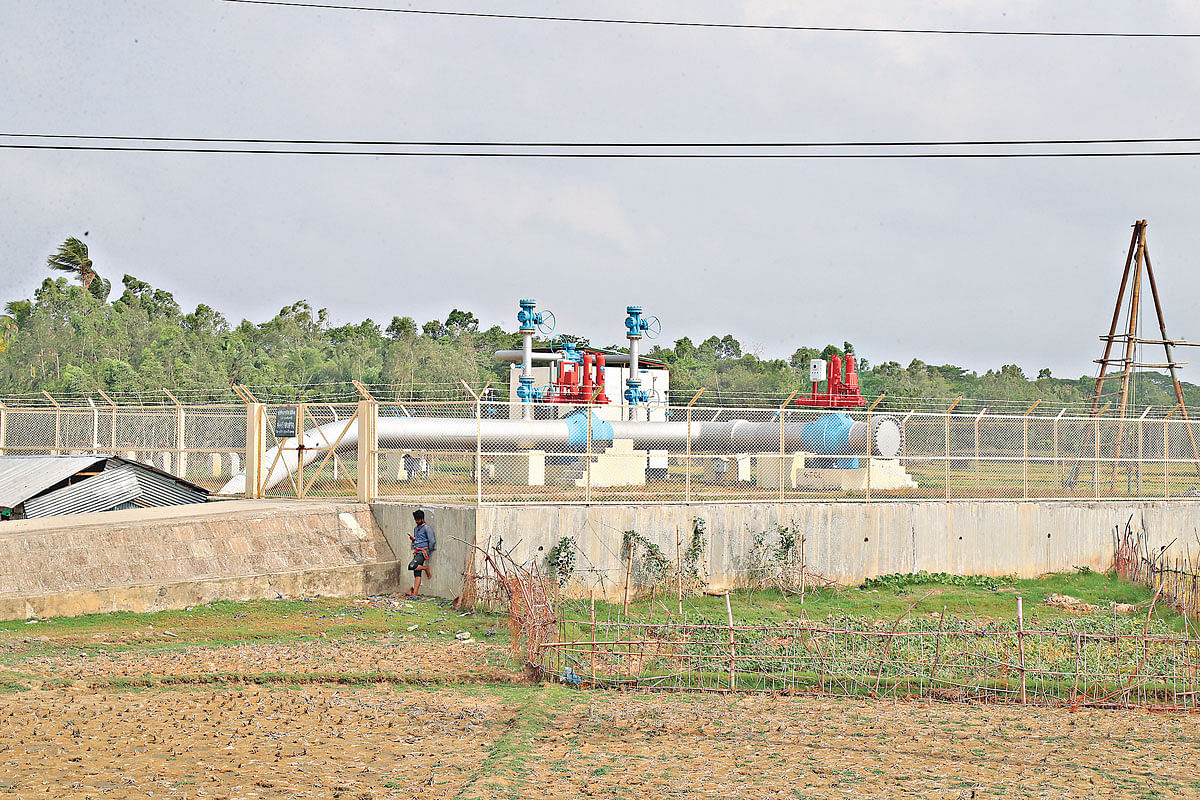 Work is underway to set up oil pipelines in Maheskhali. Photo: Prothom Alo