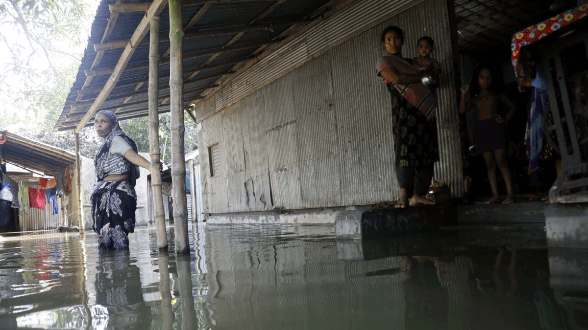 Residents have been affected by floods at Fakirpara area of Sadar upazila in Gaibandha on Saturday. Photo: Tanvir Ahammed