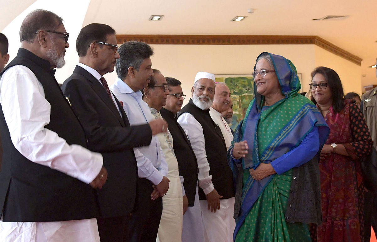 Ministers, advisers to the prime minister, cabinet secretary, chiefs of the three services, the dean of the diplomatic corps and high civil and military officials see off prime minister Sheikh Hasina at Hazrat Shahjalal International Airport, Dhaka on Friday. Photo: PID