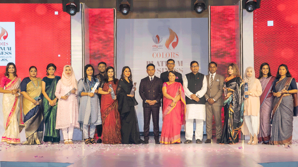 State minister for ICT Zunaid Ahmed Palak, high commissioner of India to Bangladesh Riva Ganguly Das, additional managing director of City Bank Sheikh Mohammad Maroof, Editor and Publisher of Colors Zakaria Masud and its advisor editor Ziaul Karim pose for a photograph with the winners of Colors Platinum Business Women Awards 2019 at Intercontinental Dhaka on Saturday. Photo: Courtesy.