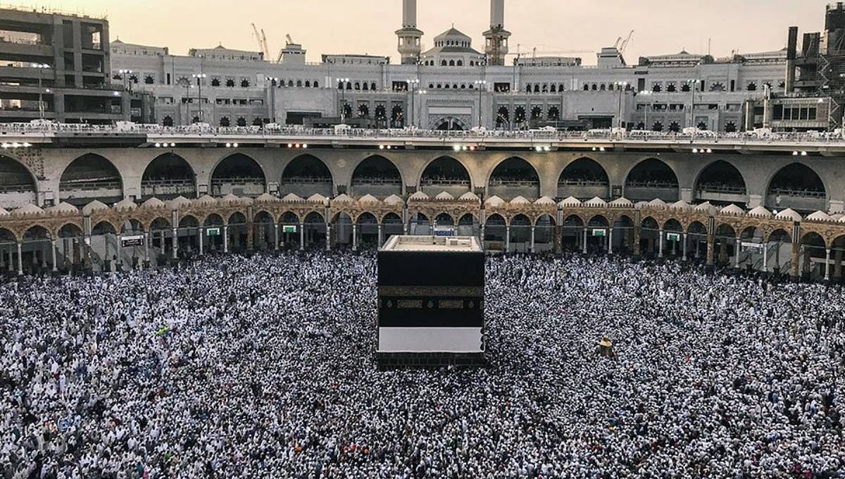 Pilgrims at the Al-Masjid al-Haram in Saudi Arabia on Hajj. UNB File Photo